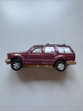 Vintage Maisto Ford Explorer